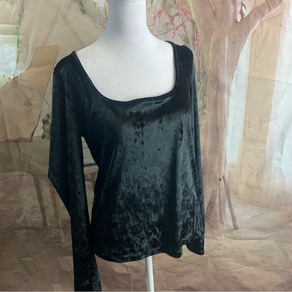 NEW Vince Velour Square Neck Long Sleeve in black - Picture 3 of 13